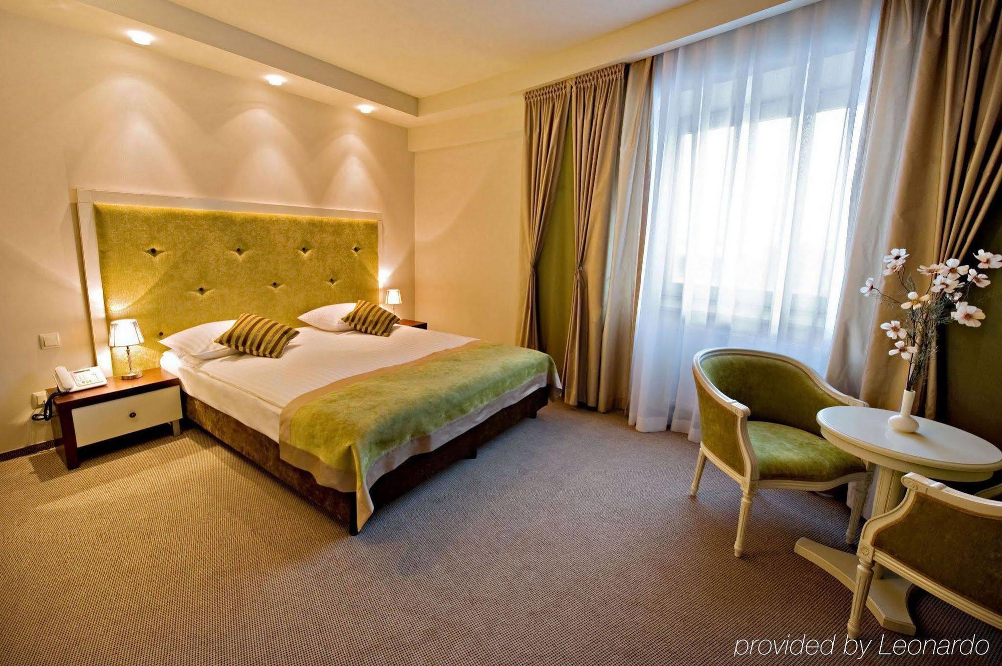 Hotel Prezydencki 4-Star Rzeszów Quarto foto